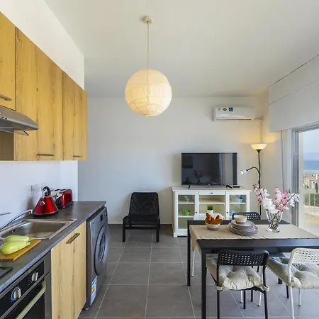 Almyra Seaview Suites Daire Protaras