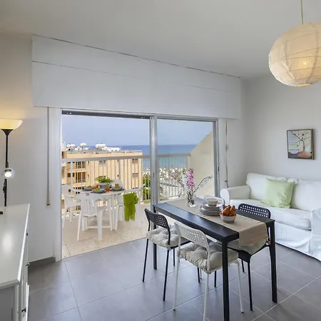 Almyra Seaview Suites Apartmán *